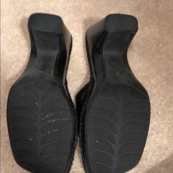 Black shoes - Picture 3 of 4